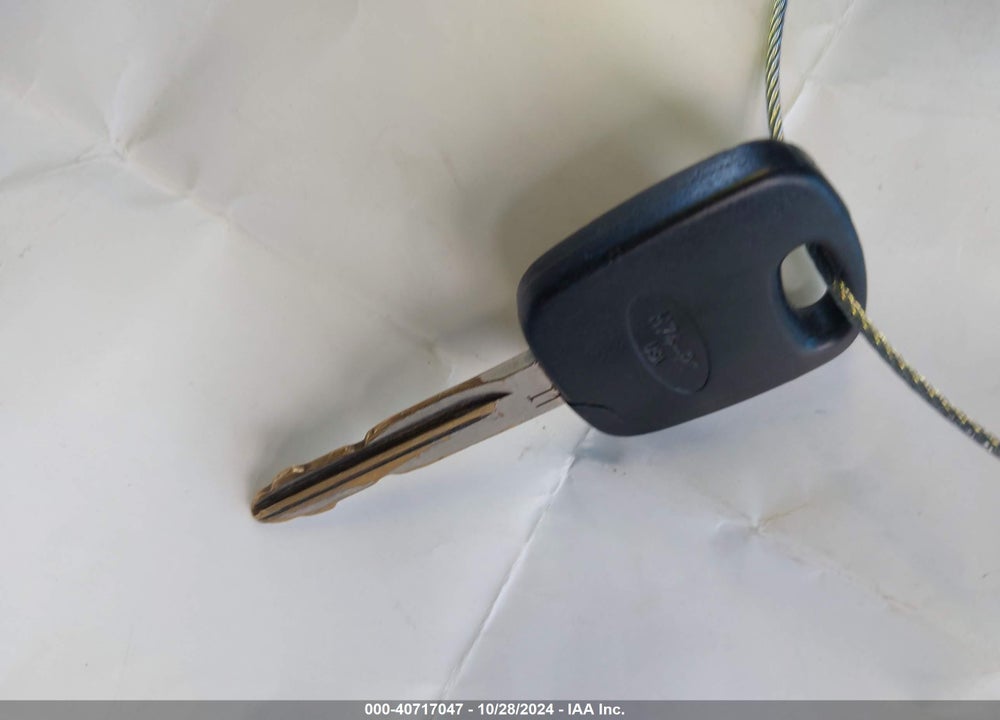 2004 FORD FOCUS SE VIN: 1FAFP34Z44W157507