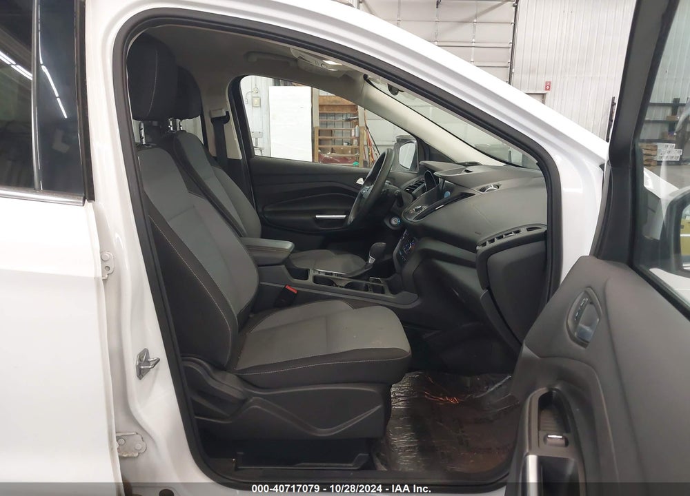 2017 FORD ESCAPE SE VIN: 1FMCU9GD1HUD92727