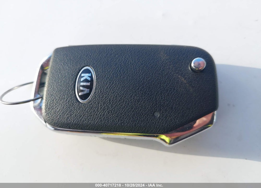 2020 KIA SOUL LX VIN: KNDJ23AU2L7725449