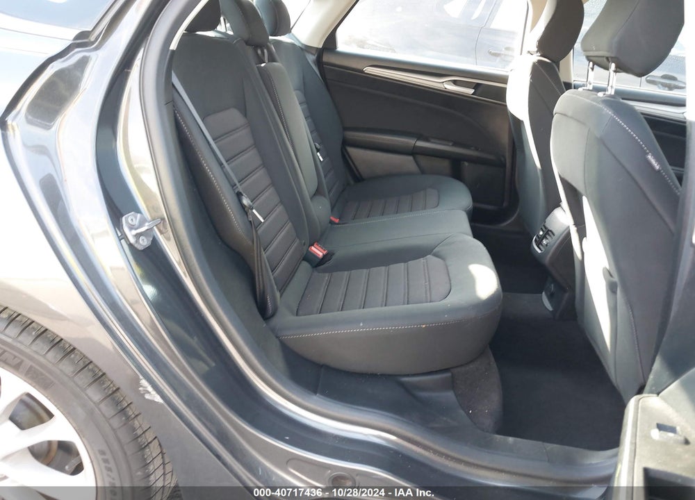 2020 FORD FUSION SE VIN: 3FA6P0H7XLR239640