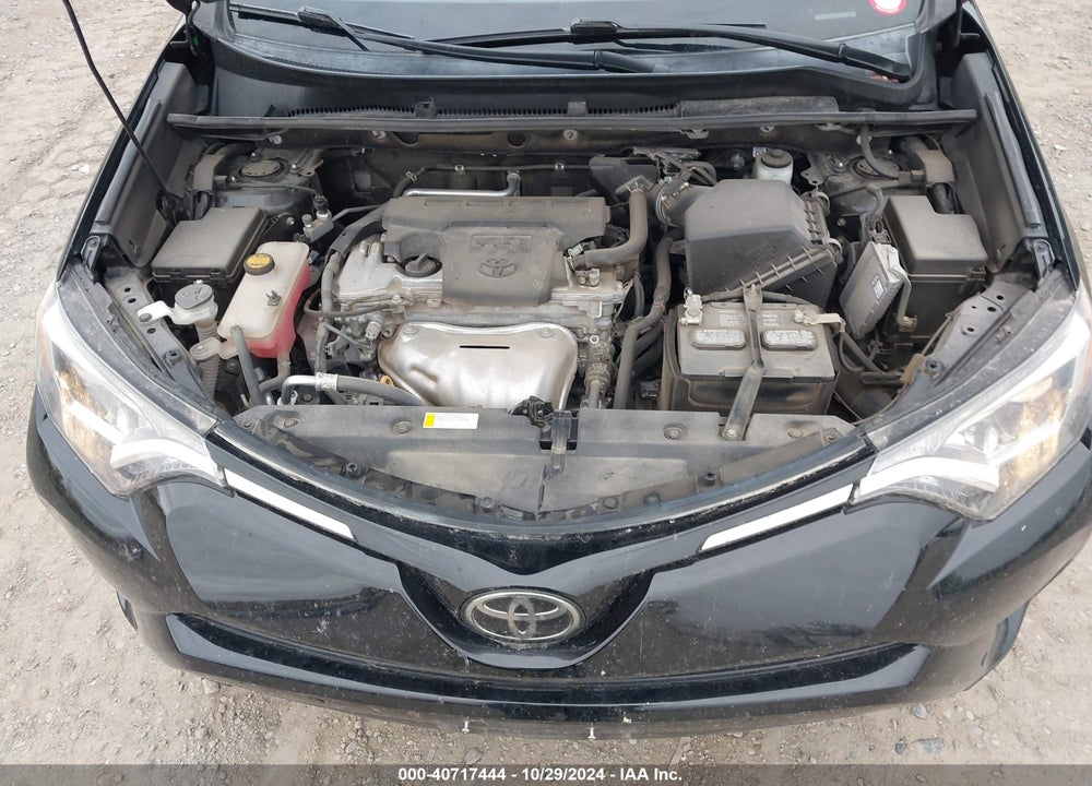 2018 TOYOTA RAV4 ADVENTURE/XLE VIN: 2T3RFREV9JW800341