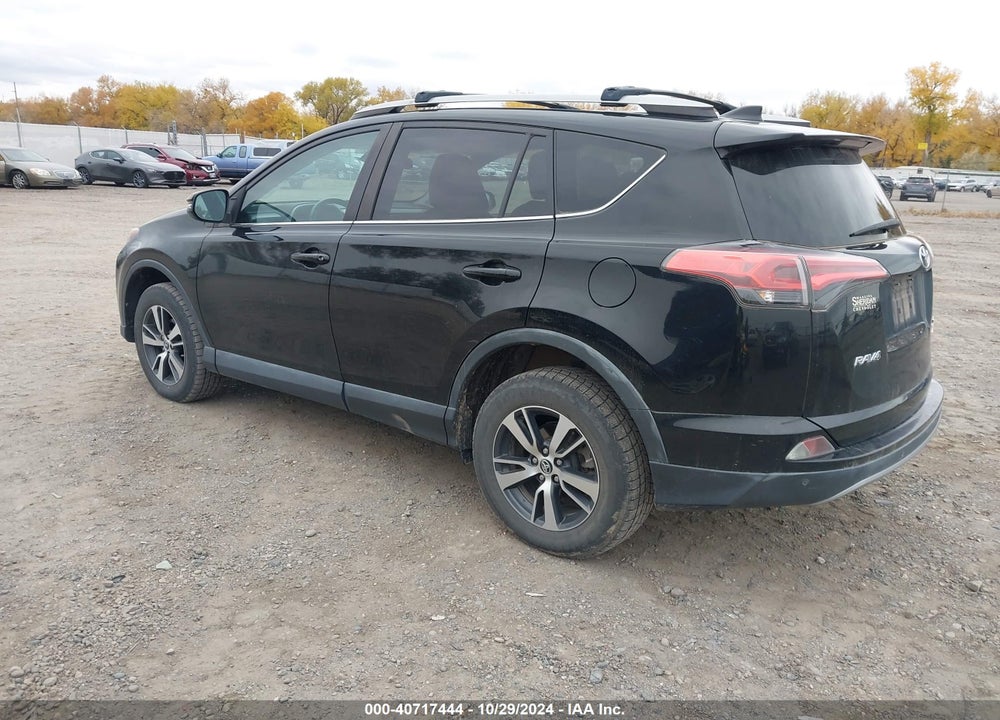 2018 TOYOTA RAV4 ADVENTURE/XLE VIN: 2T3RFREV9JW800341