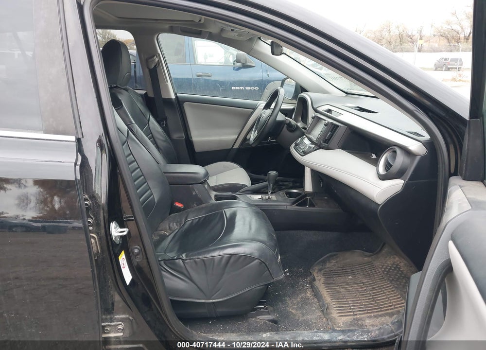 2018 TOYOTA RAV4 ADVENTURE/XLE VIN: 2T3RFREV9JW800341