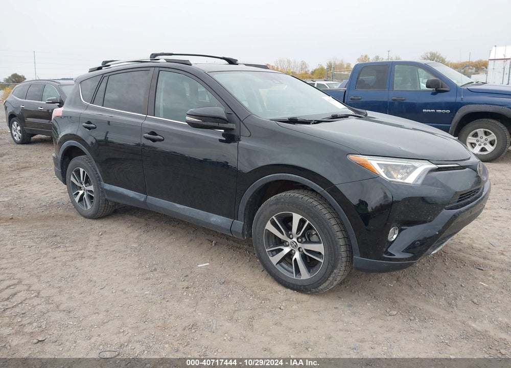 2018 TOYOTA RAV4 ADVENTURE/XLE VIN: 2T3RFREV9JW800341