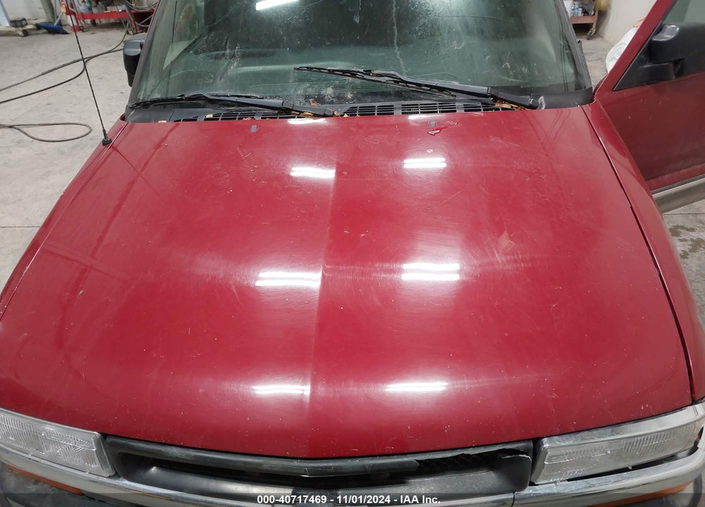 2000 CHEVROLET BLAZER LS VIN: 1GNDT13W4YK282097
