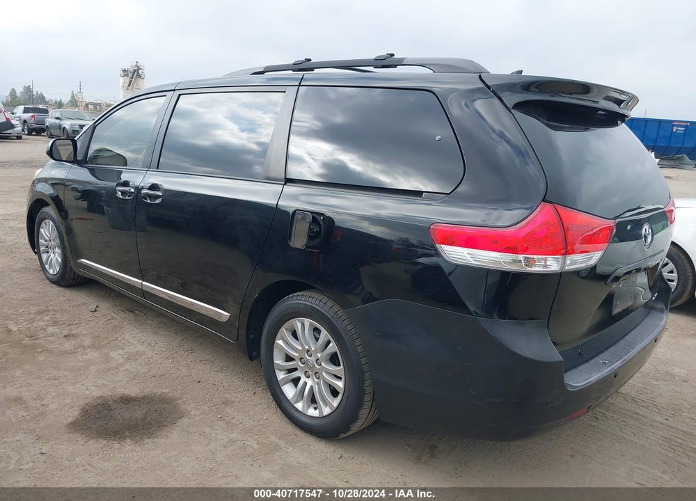 2013 TOYOTA SIENNA XLE LIMITED VIN: 5TDYK3DC1DS349643