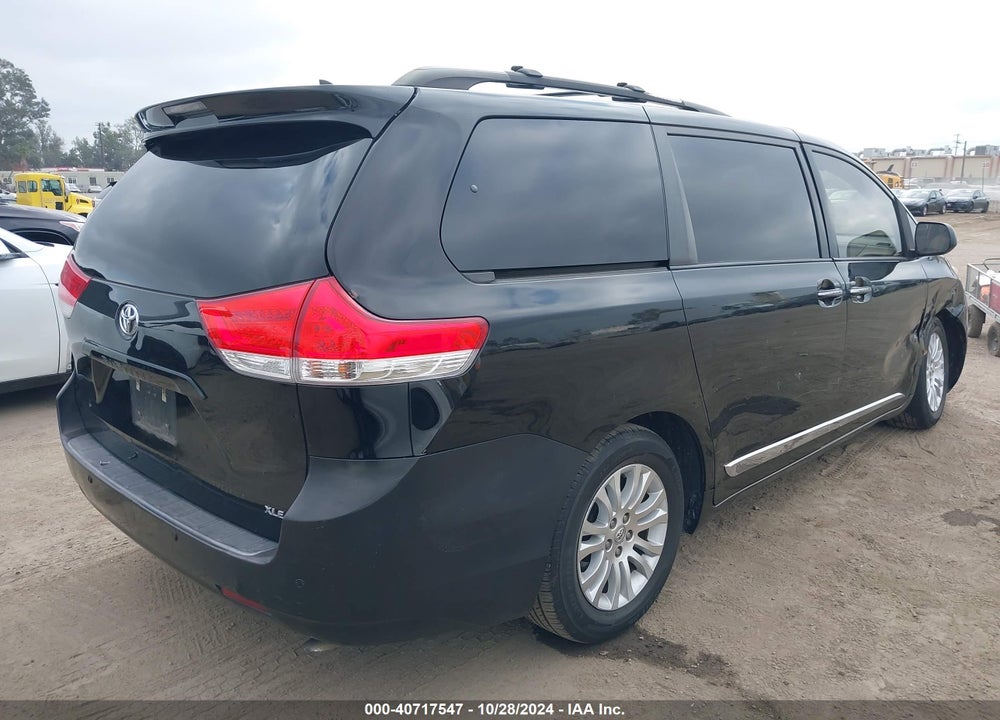 2013 TOYOTA SIENNA XLE LIMITED VIN: 5TDYK3DC1DS349643