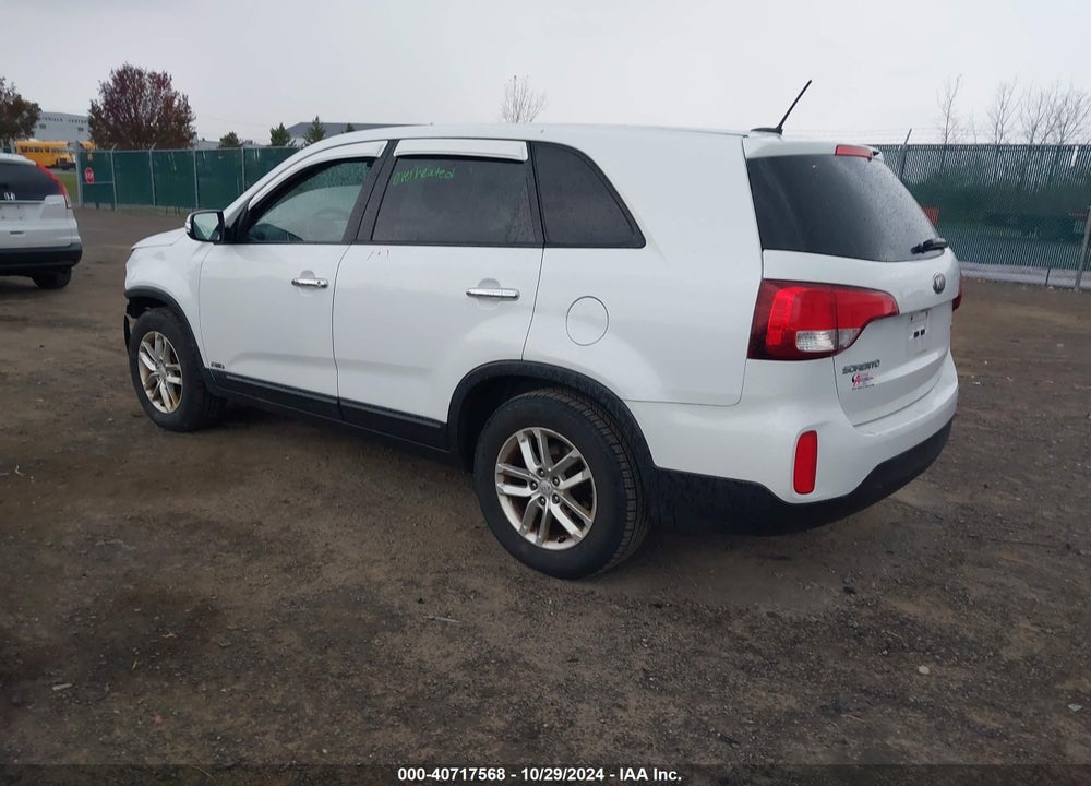 2014 KIA SORENTO LX VIN: 5XYKTCA67EG470080