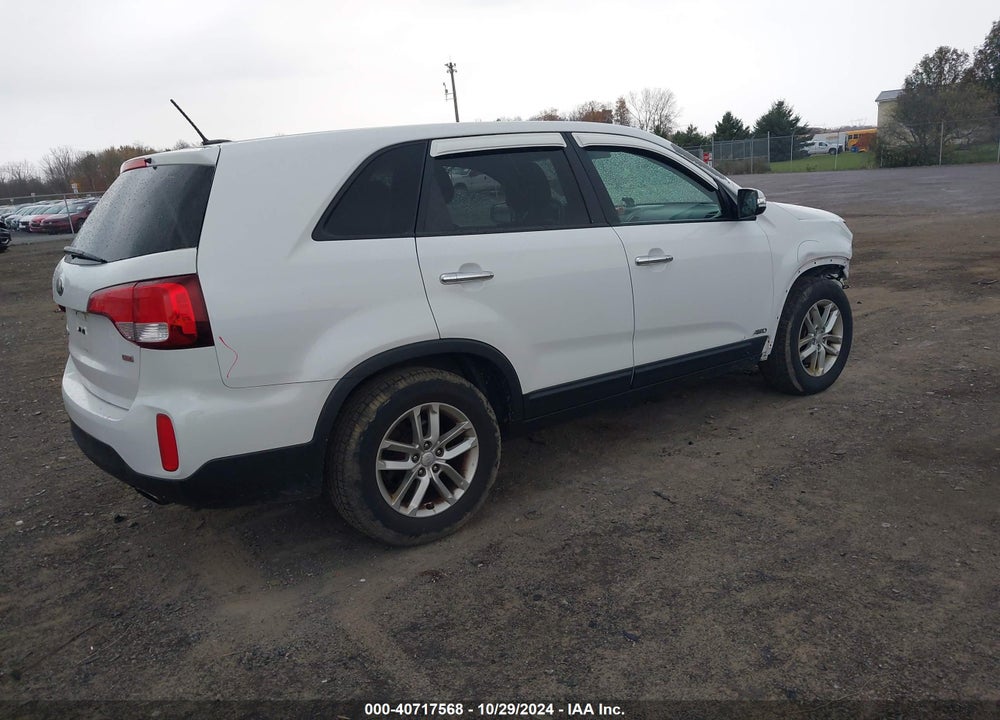 2014 KIA SORENTO LX VIN: 5XYKTCA67EG470080