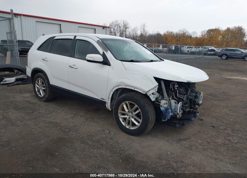 2014 KIA SORENTO LX VIN: 5XYKTCA67EG470080