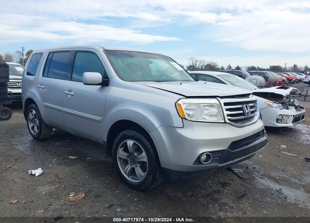 2015 HONDA PILOT SE VIN: 5FNYF4H33FB077141
