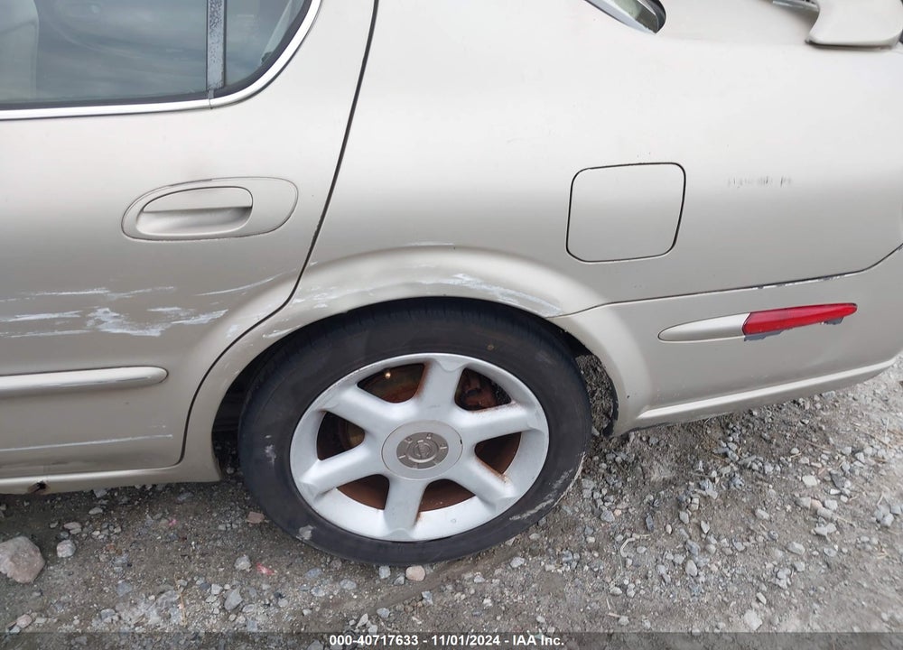 2001 NISSAN MAXIMA SE VIN: JN1CA31DX1T630009