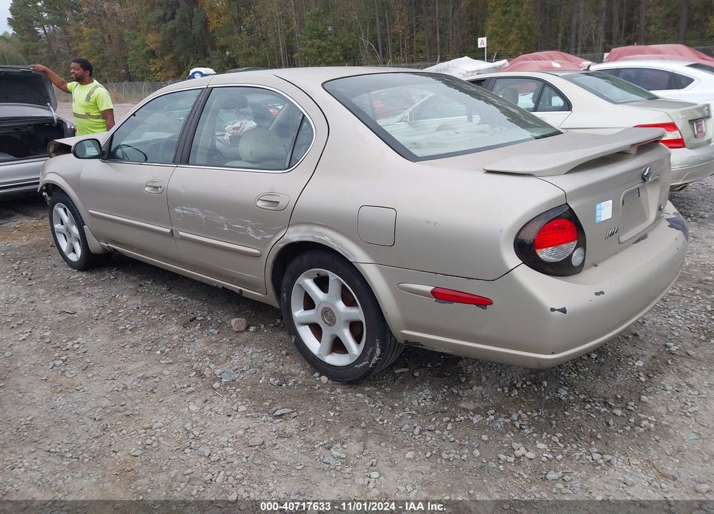 2001 NISSAN MAXIMA SE VIN: JN1CA31DX1T630009