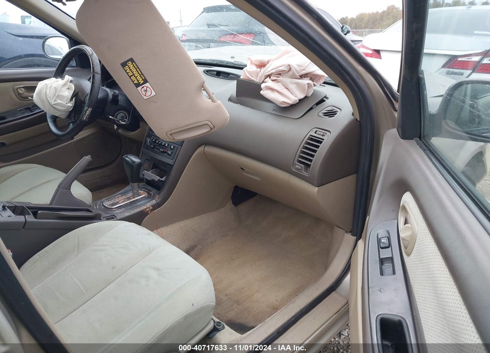 2001 NISSAN MAXIMA SE VIN: JN1CA31DX1T630009