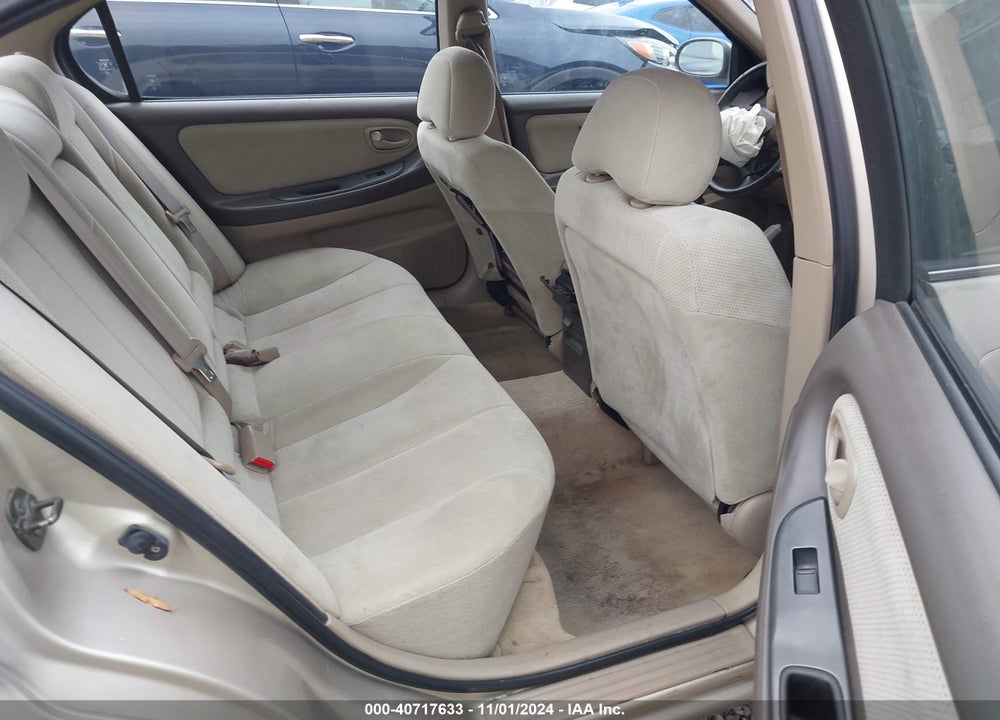 2001 NISSAN MAXIMA SE VIN: JN1CA31DX1T630009