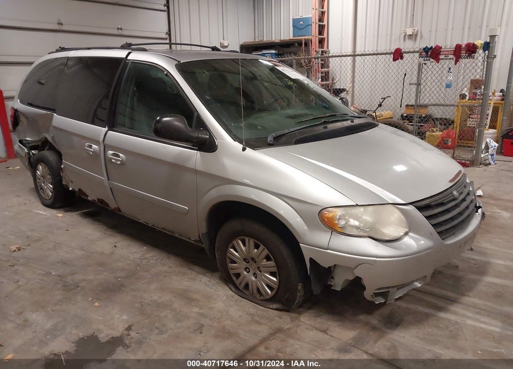 2005 CHRYSLER TOWN & COUNTRY LX VIN: 2C4GP44R45R123985