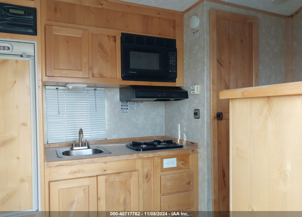 2006 CHARMAC TRAILERS ENCLOSED TRAILER VIN: 4RYH212066T110086