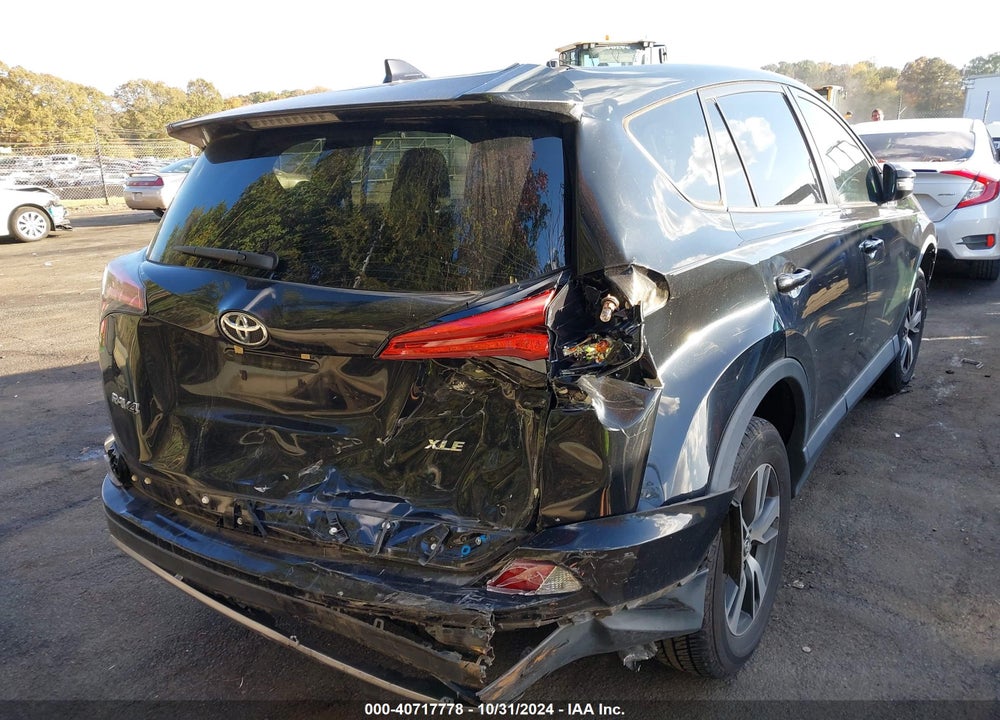 2018 TOYOTA RAV4 XLE VIN: 2T3WFREV5JW483600