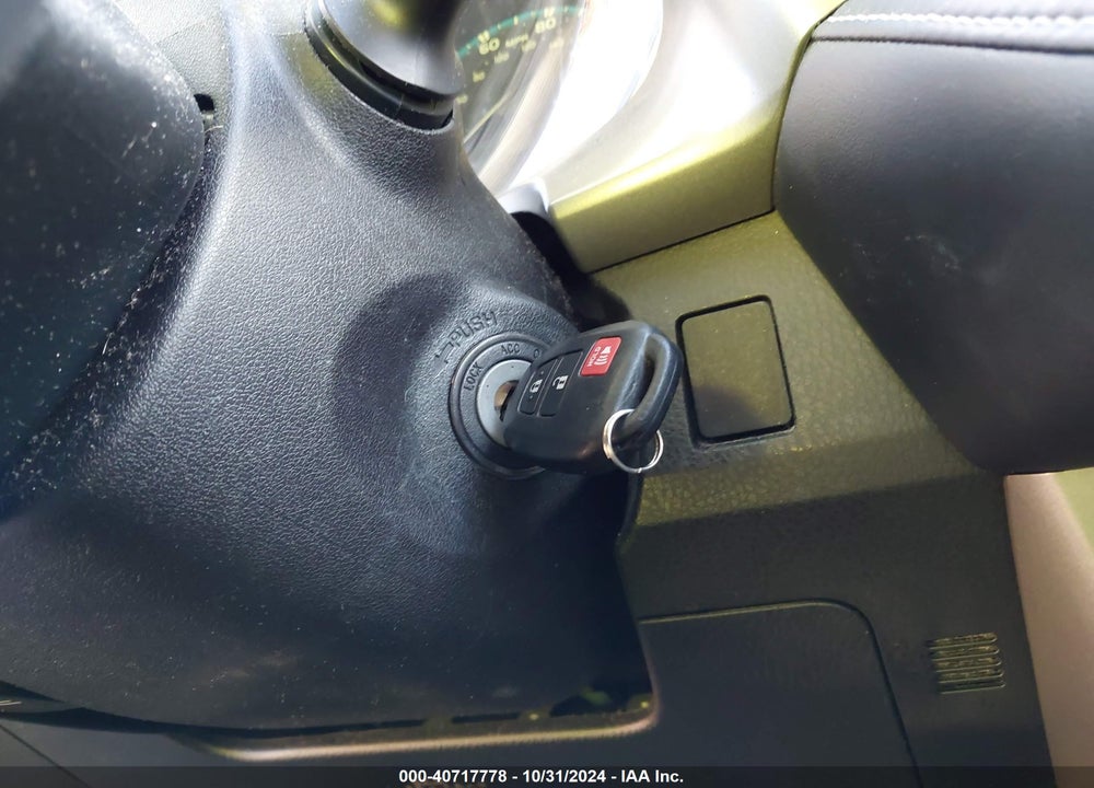 2018 TOYOTA RAV4 XLE VIN: 2T3WFREV5JW483600