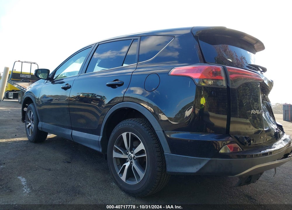 2018 TOYOTA RAV4 XLE VIN: 2T3WFREV5JW483600