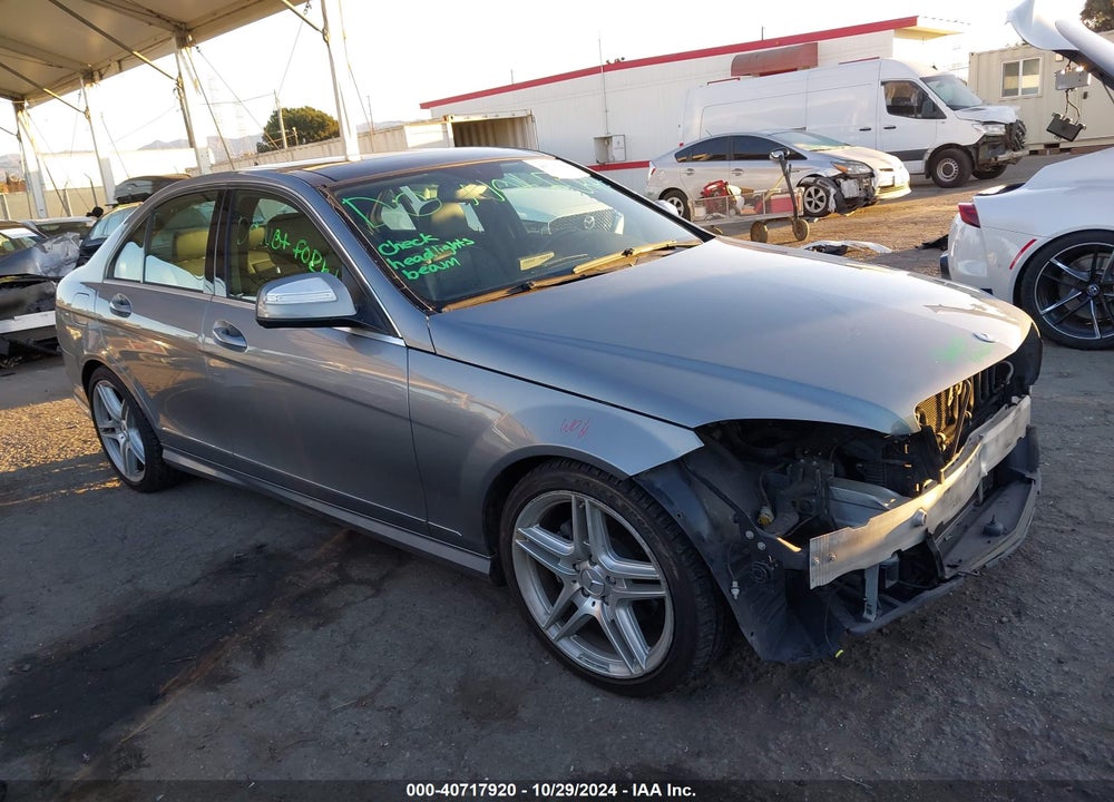 2009 MERCEDES-BENZ C 300 LUXURY/SPORT VIN: WDDGF54X49R057995