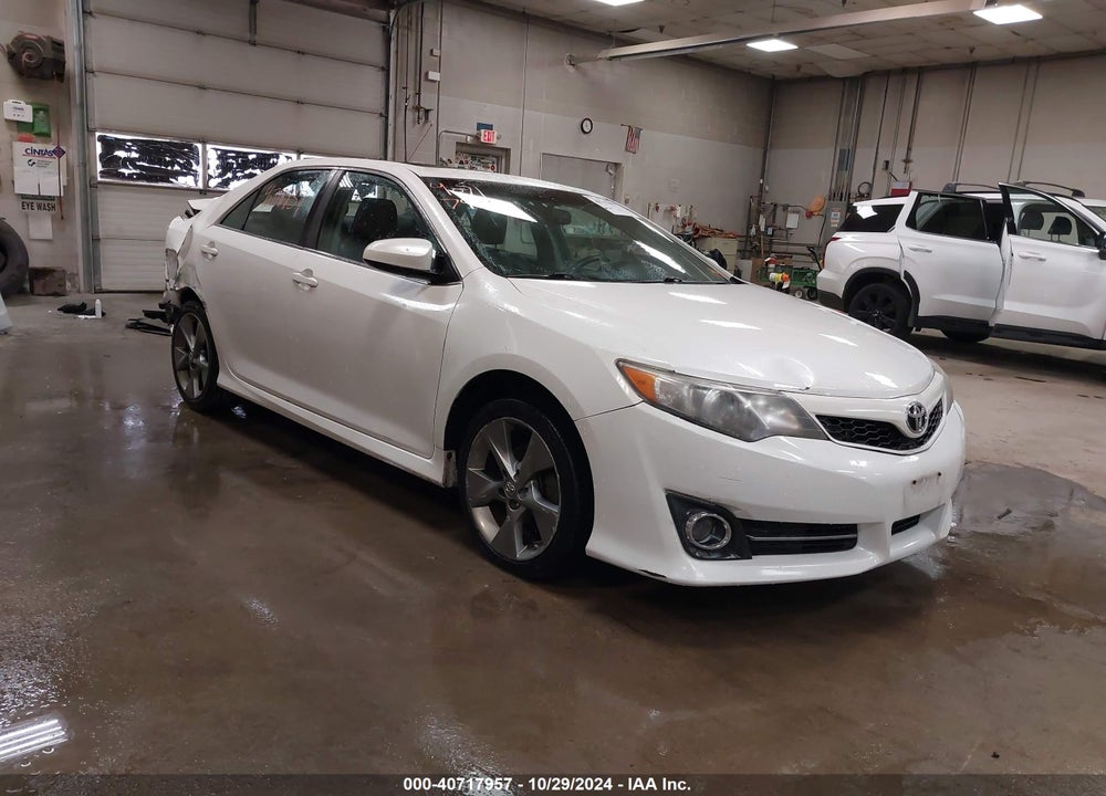 2014 TOYOTA CAMRY SE V6 VIN: 4T1BK1FK5EU553191