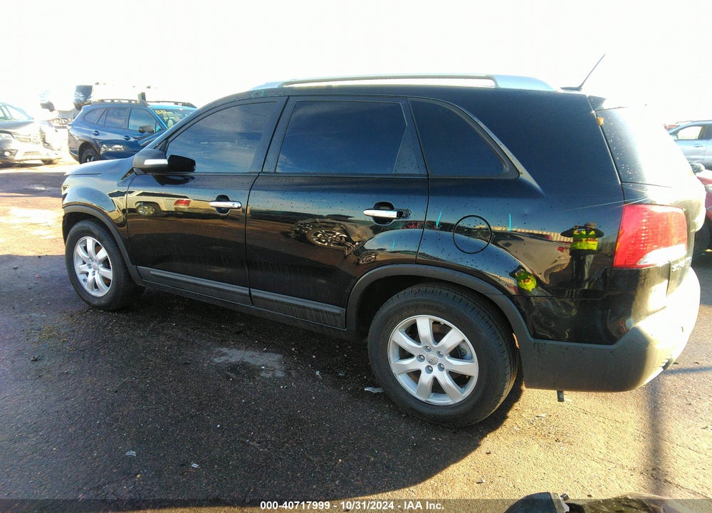 2013 KIA SORENTO VIN: 5XYKT4A24DG347855