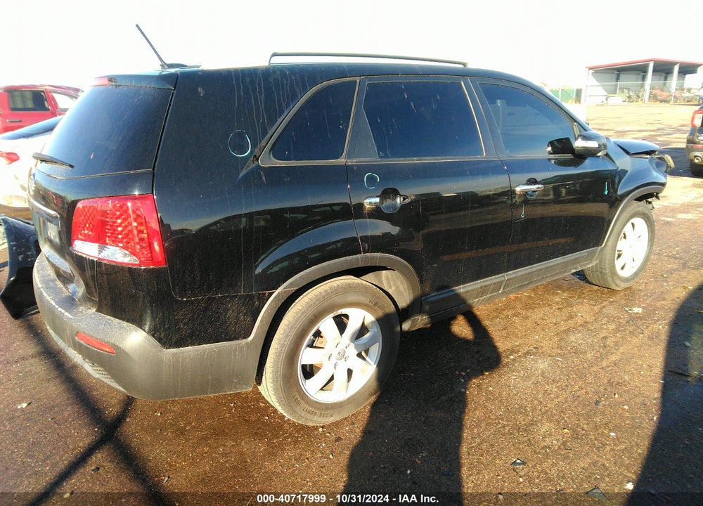 2013 KIA SORENTO VIN: 5XYKT4A24DG347855