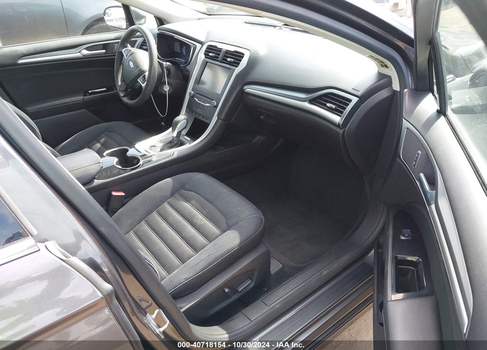 2015 FORD FUSION SE VIN: 3FA6P0H74FR235040