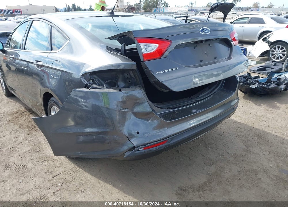 2015 FORD FUSION SE VIN: 3FA6P0H74FR235040