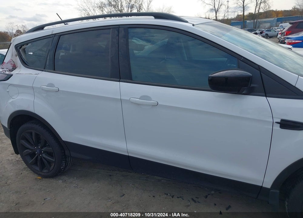 2018 FORD ESCAPE SE VIN: 1FMCU9GD3JUA50640