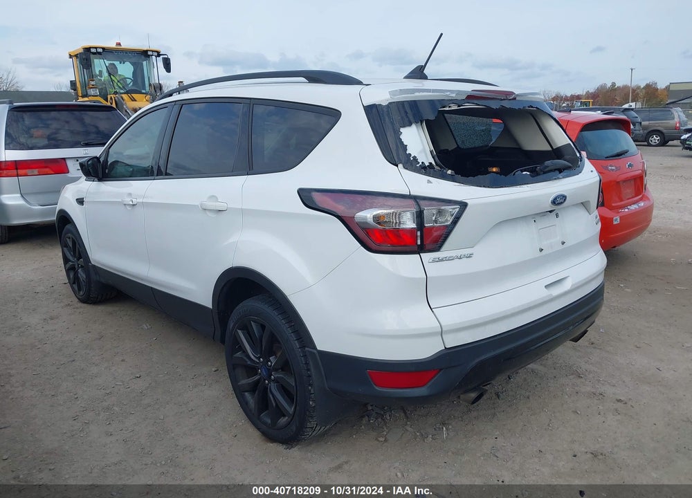 2018 FORD ESCAPE SE VIN: 1FMCU9GD3JUA50640