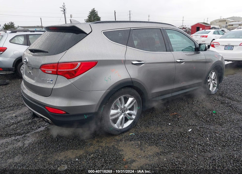 2013 HYUNDAI SANTA FE VIN: 5XYZUDLA7DG084972