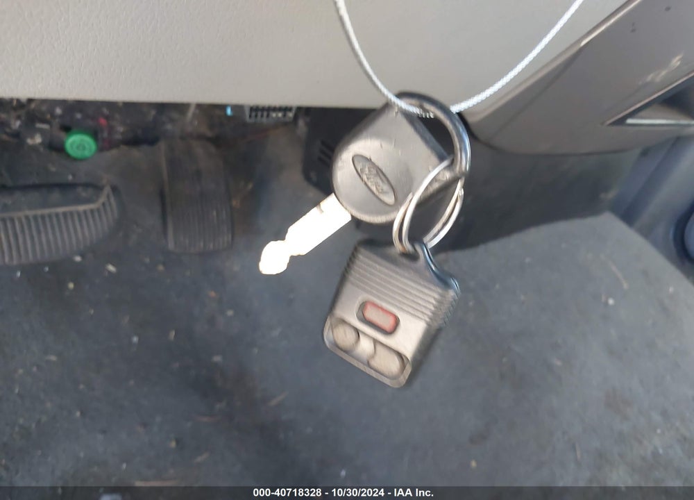 2008 FORD F-150 XL VIN: 1FTRW12W48FA84183