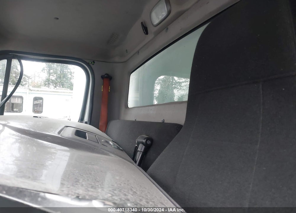2017 FREIGHTLINER M2 106 VIN: 1FVACWDT9HHJB2070