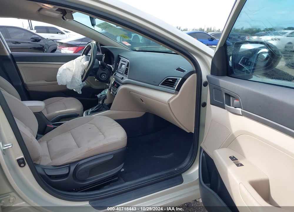 2017 HYUNDAI ELANTRA SE VIN: KMHD74LF2HU061953
