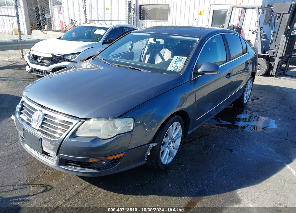 2010 VOLKSWAGEN PASSAT KOMFORT VIN: WVWJM7AN1AE070851