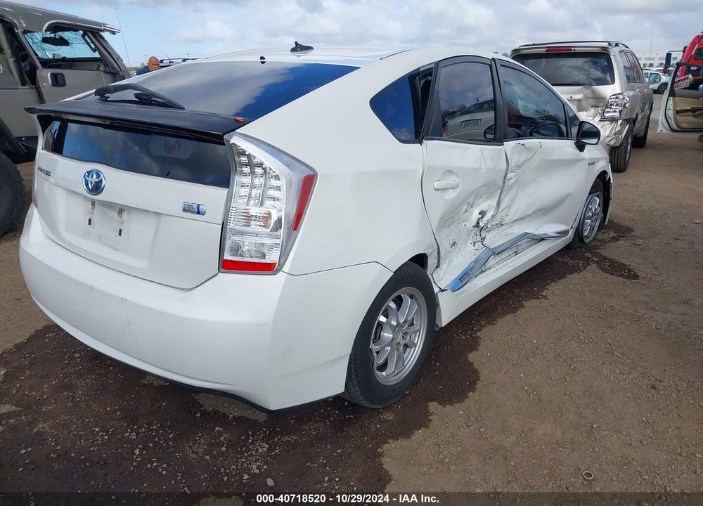 2011 TOYOTA PRIUS TWO VIN: JTDKN3DU9B0310885