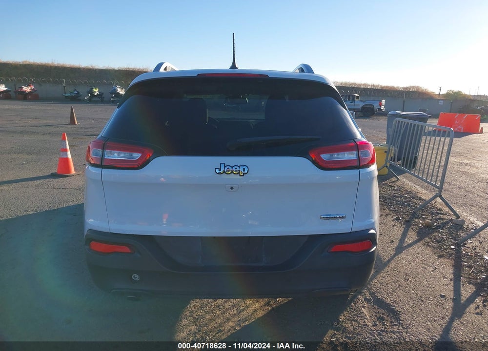 2015 JEEP CHEROKEE LATITUDE VIN: 1C4PJLCB3FW585141