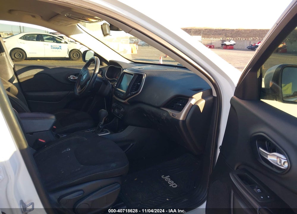 2015 JEEP CHEROKEE LATITUDE VIN: 1C4PJLCB3FW585141