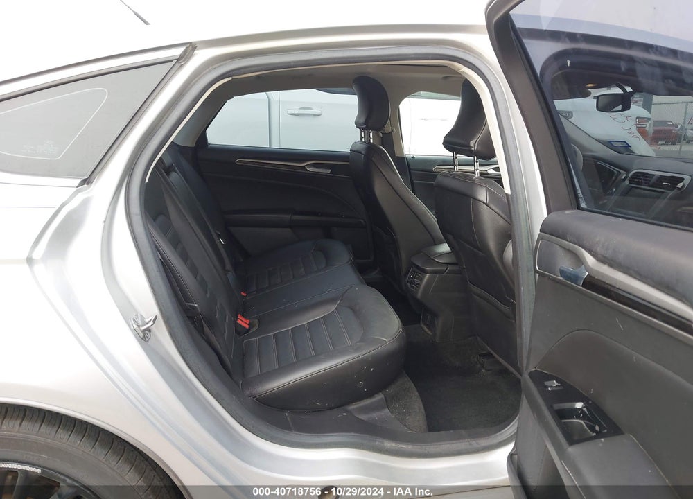 2016 FORD FUSION SE VIN: 3FA6P0HD5GR112404