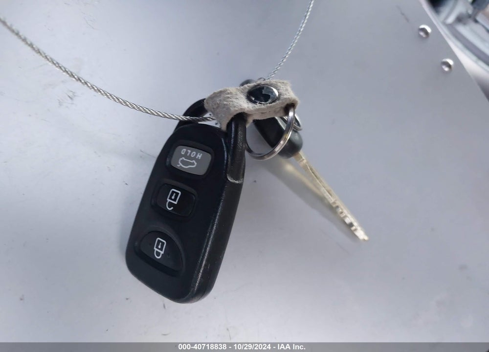 2013 HYUNDAI ELANTRA GLS VIN: 5NPDH4AE4DH411907