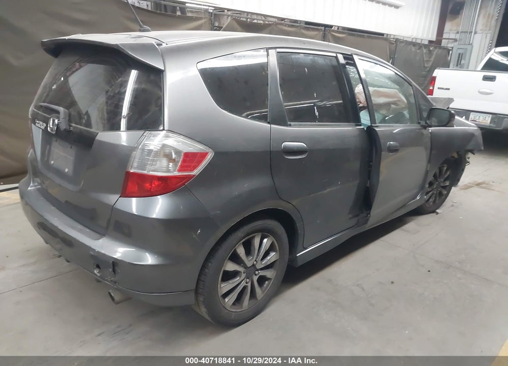 2013 HONDA FIT SPORT VIN: JHMGE8G51DC058878