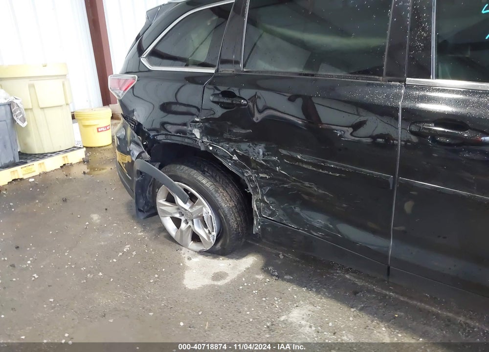 2015 TOYOTA HIGHLANDER LIMITED V6 VIN: 5TDDKRFH8FS075788