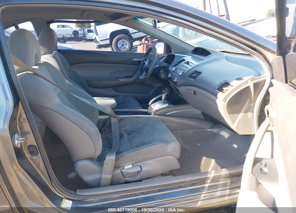 2010 HONDA CIVIC LX VIN: 2HGFG1B69AH512075