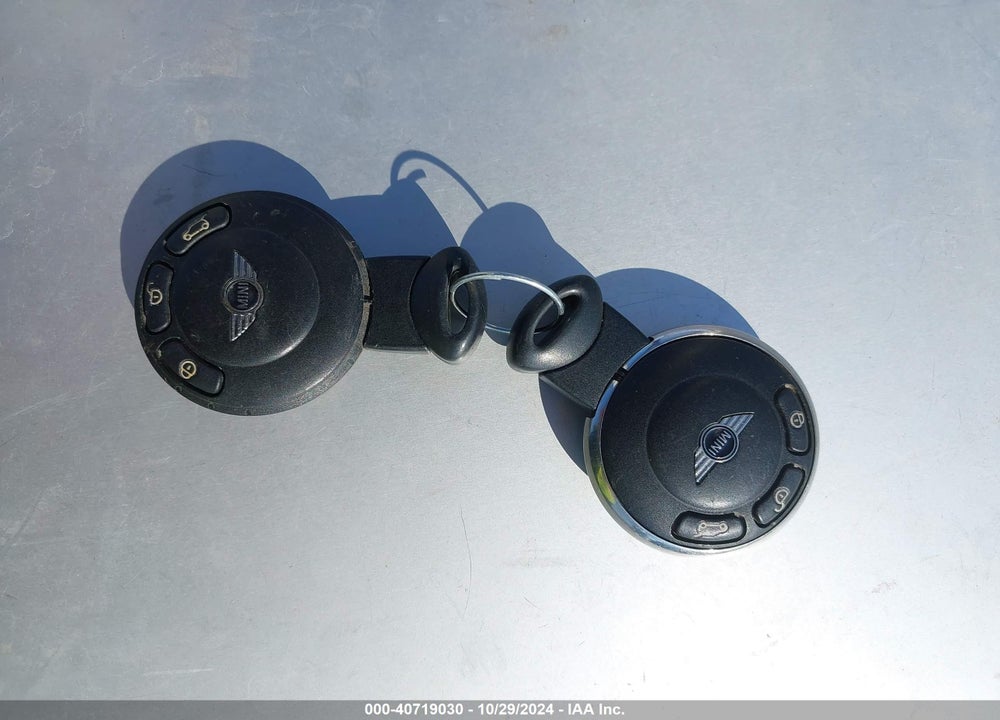 2012 MINI COOPER VIN: WMWSU3C51CT367317