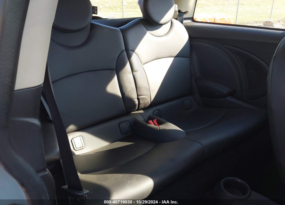 2012 MINI COOPER VIN: WMWSU3C51CT367317