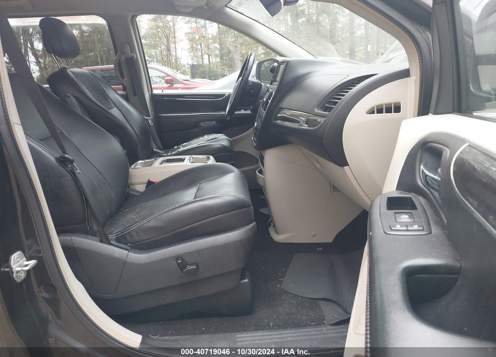 2011 CHRYSLER TOWN & COUNTRY TOURING-L VIN: 2A4RR8DG3BR759909