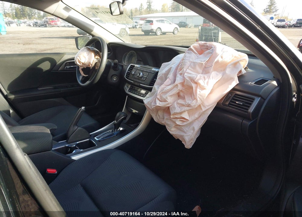2015 HONDA ACCORD LX VIN: 1HGCR2F32FA006113