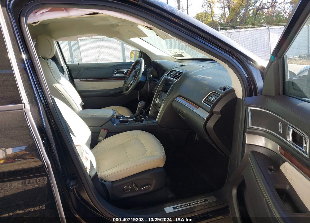 2017 FORD EXPLORER PLATINUM VIN: 1FM5K8HT2HGE07619